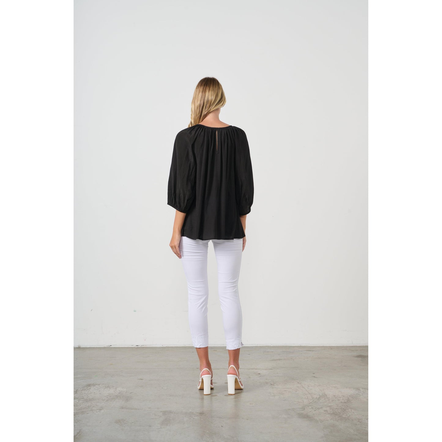 Carina - Black