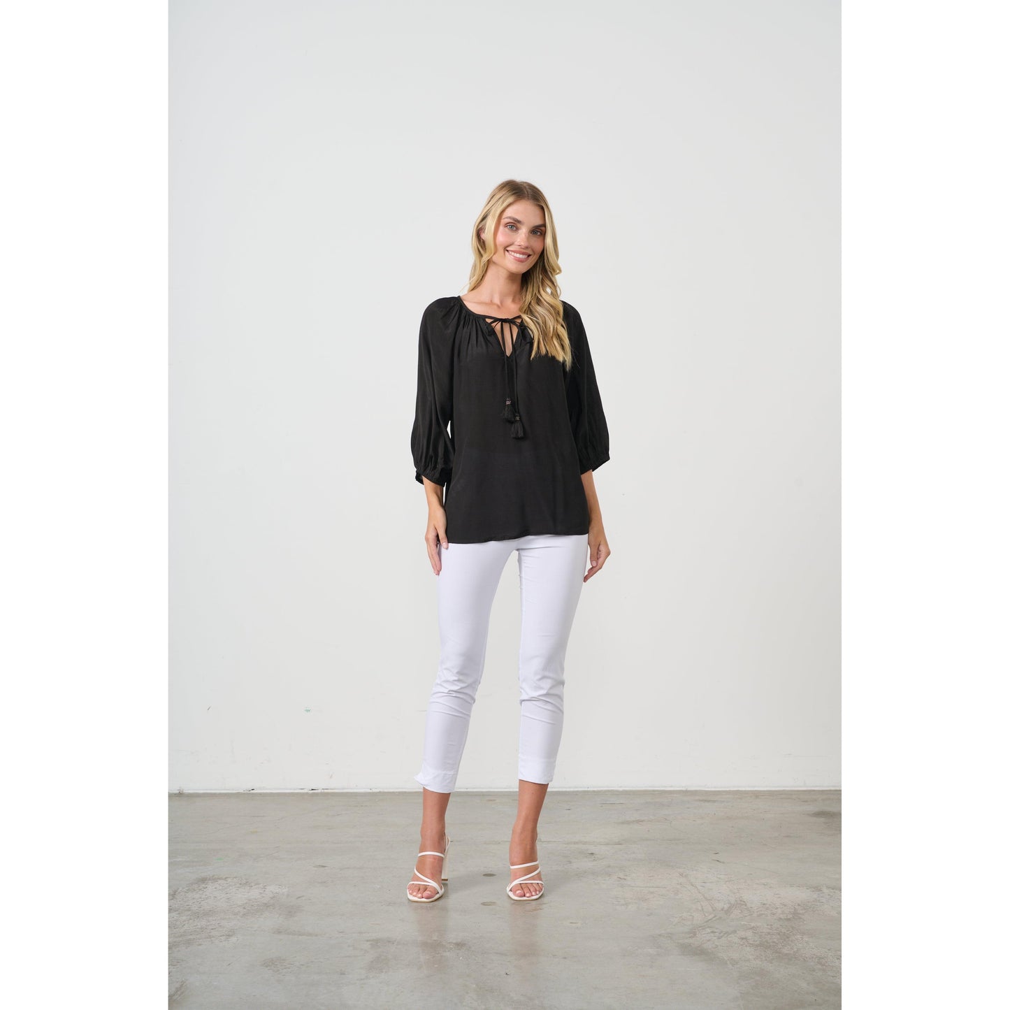 Carina - Black
