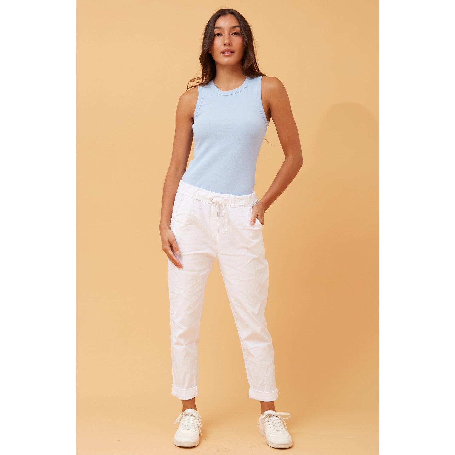 Jackie - White