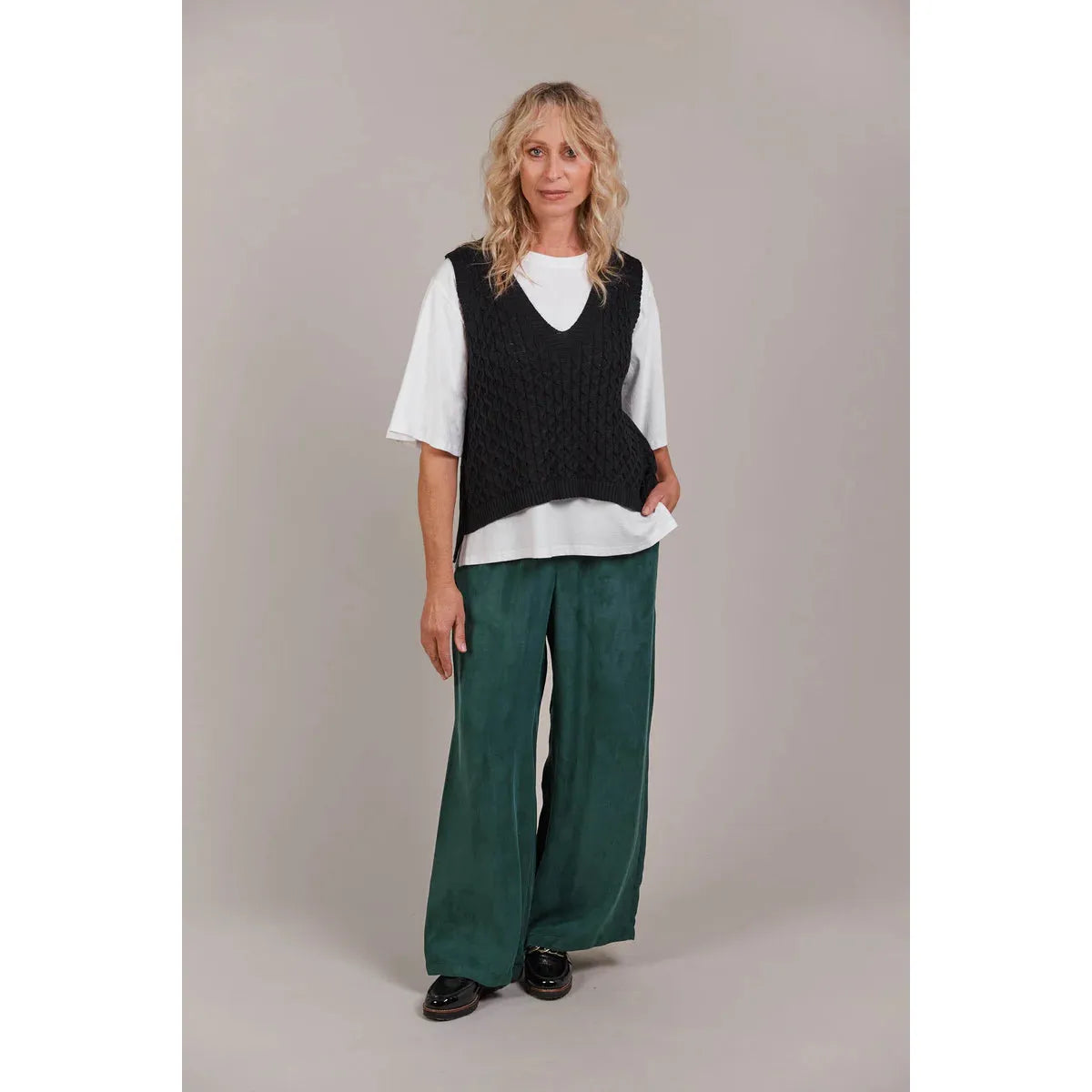 Naviva Vest - Black