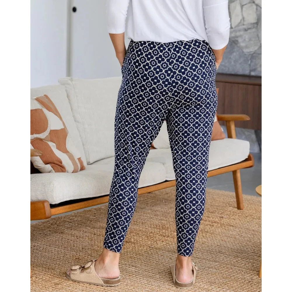 Slouch - Navy Flw