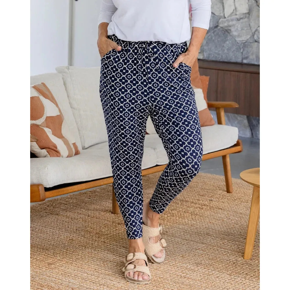 Slouch - Navy Flw