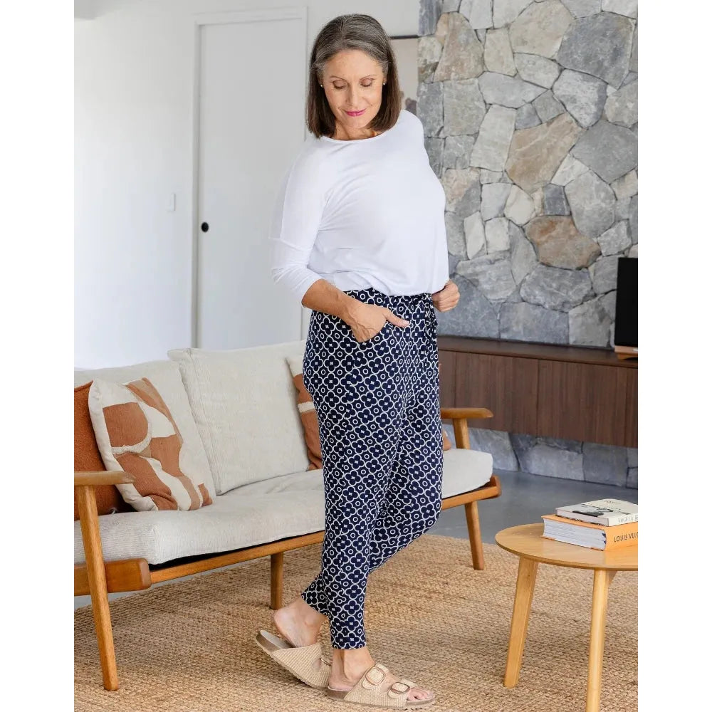 Slouch - Navy Flw